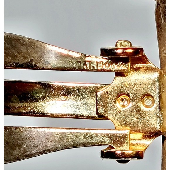 MCM Octogonal Clip On Earrings Brooch Set Gold Tone Engraved Victorian Style VGC - Picture 8 of 14